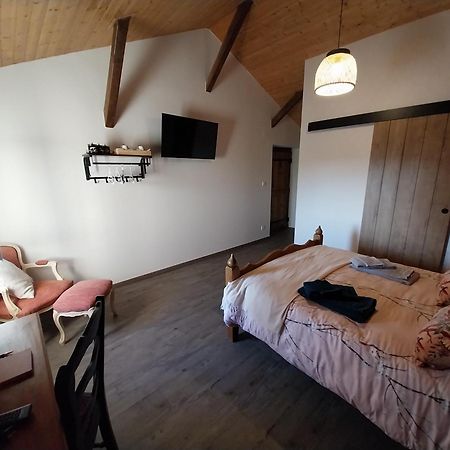 Au Granit Bleu Bed & Breakfast Faye-l'Abbesse Exterior photo