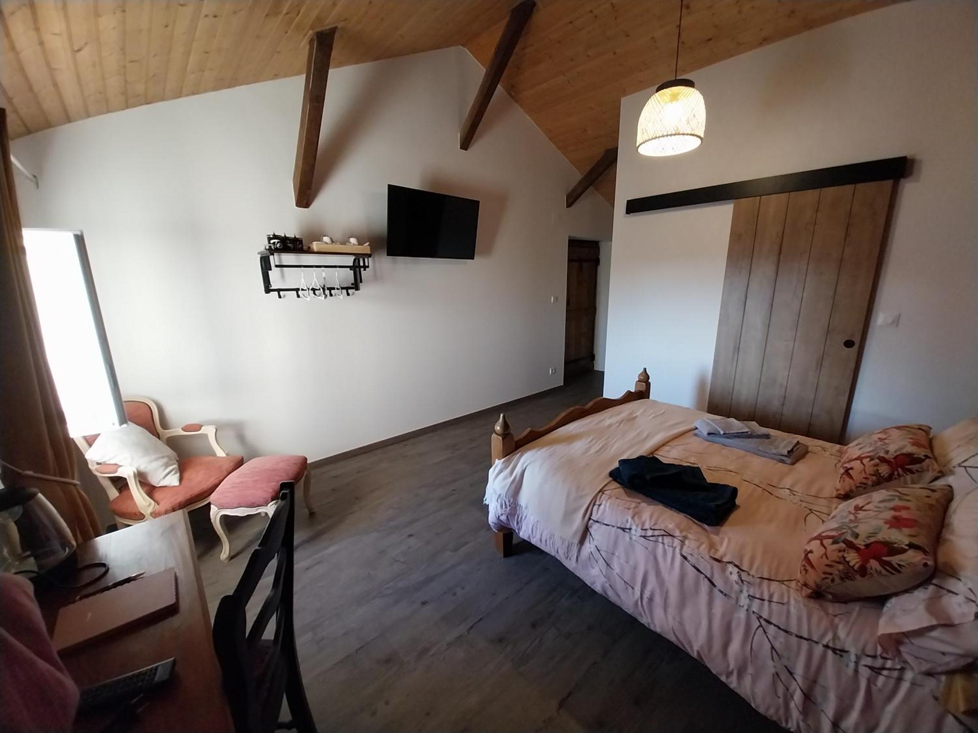 Au Granit Bleu Bed & Breakfast Faye-l'Abbesse Exterior photo